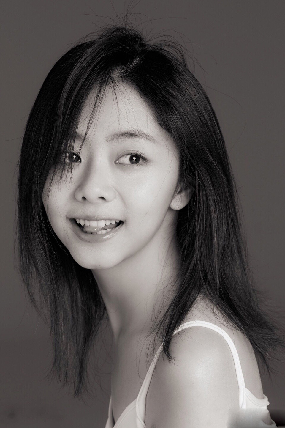 中国内地四川泸州影视女演员可爱女星谭松韵清纯静美写真图片