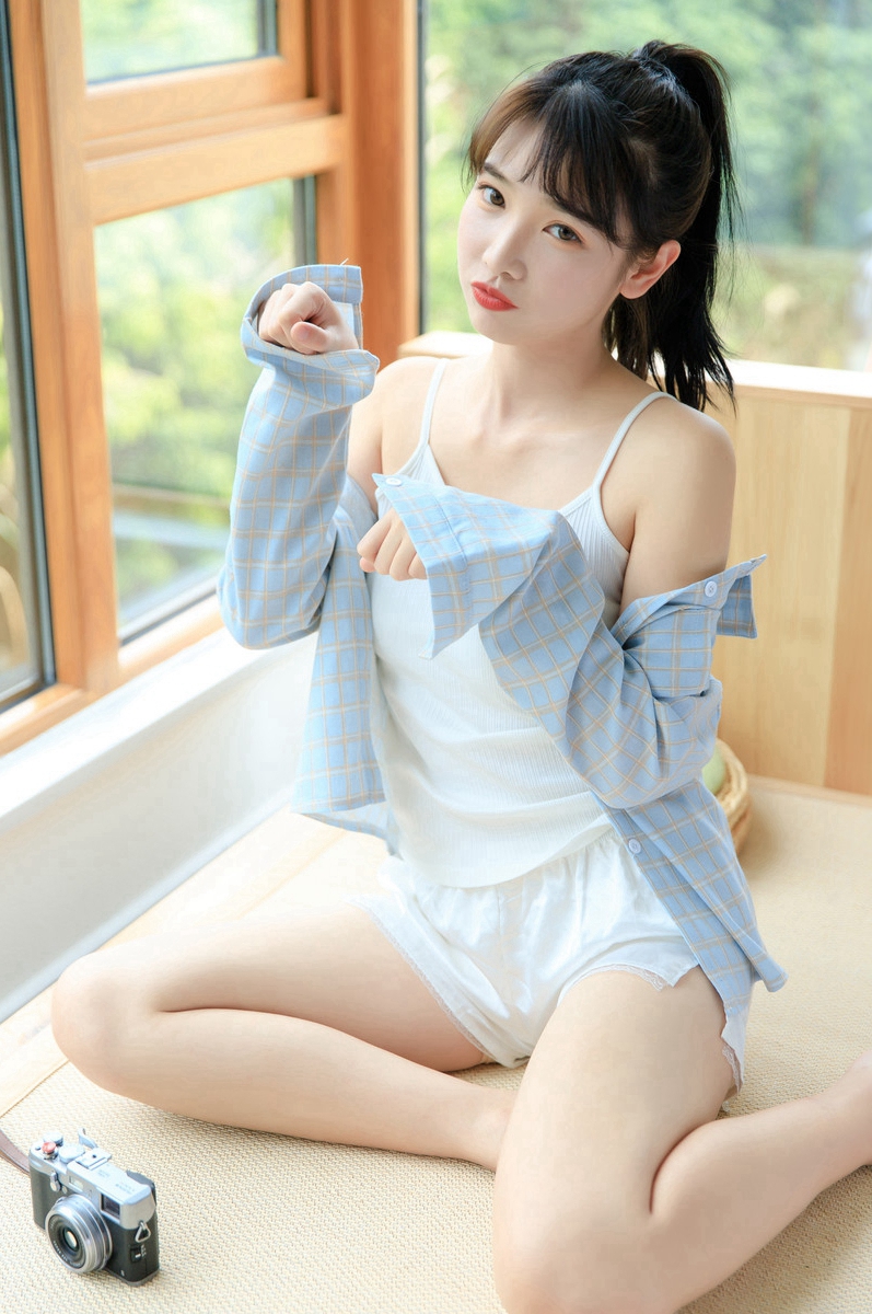 李凌子图片