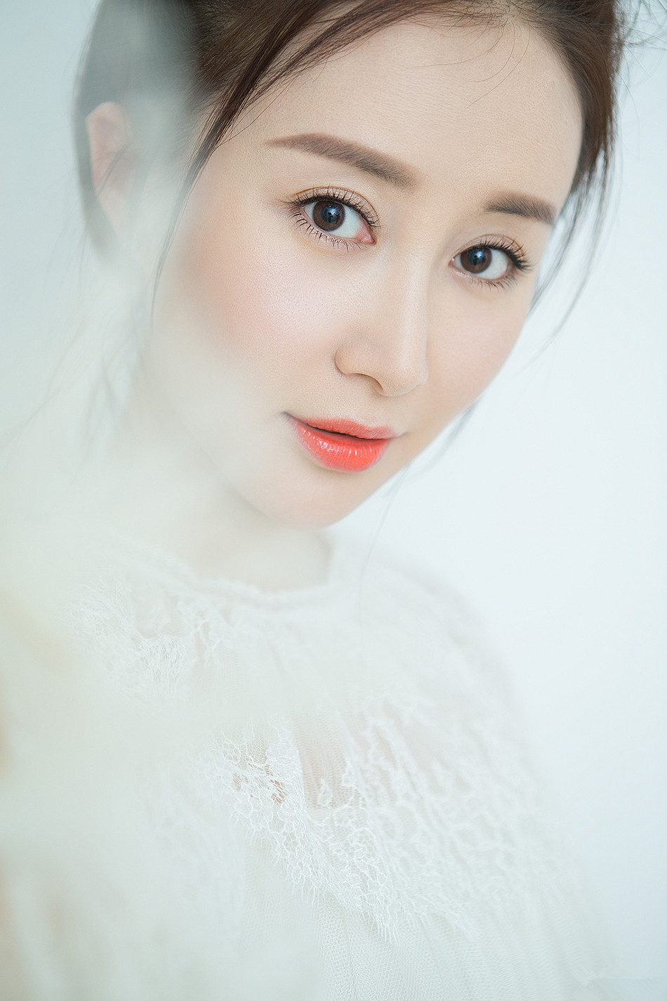 高清吉林美女演员舒畅清爽休闲时尚街拍高清图片图片