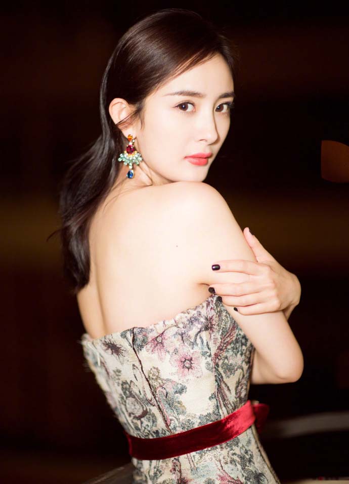 杨幂抹胸礼服性感唯美图片图片