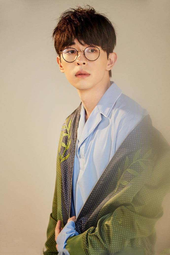 中国内地影视河北省石家庄男演员邓伦儒雅绅士西装写真图片图片