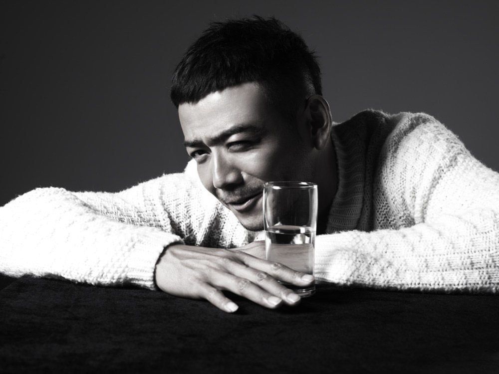 杨烁图片  杨烁商务时尚型男写真图片图片