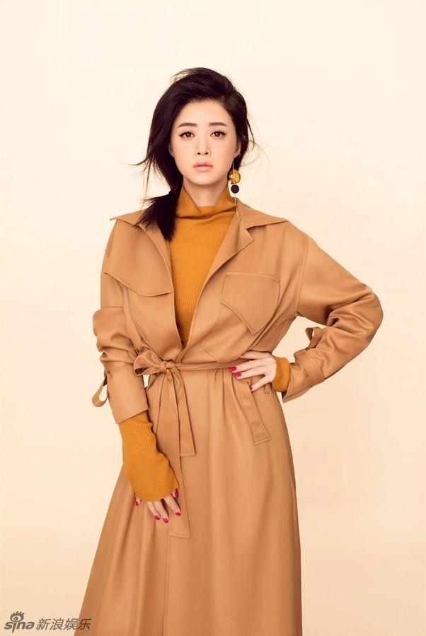 高清内地祖籍湖南益阳女演员华妃蒋欣诠释性感中的小清新时尚唯美写真图片