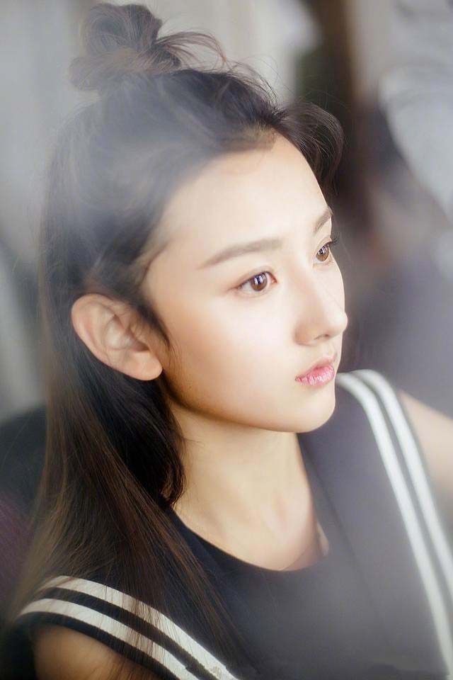 中国北京当代95后女演员宋祖儿性感优雅写真桌面壁纸图片 中国北京当代95后女演员宋祖儿性感优雅写真桌面壁纸图片
