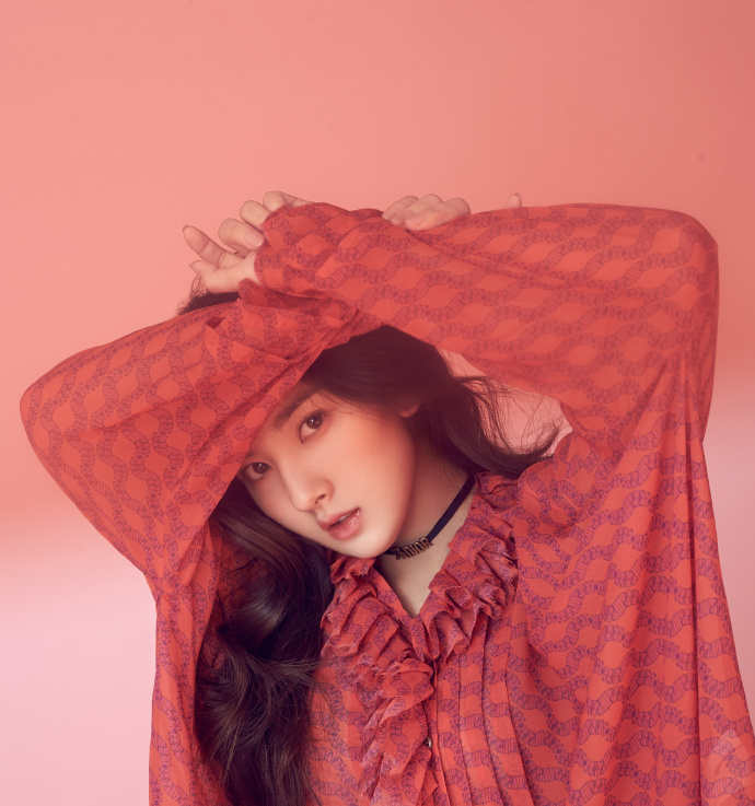 中国北京当代95后女演员小哪吒宋祖儿时尚清新写真桌面壁纸图片 中国北京当代95后女演员小哪吒宋祖儿时尚清新写真桌面壁纸图片