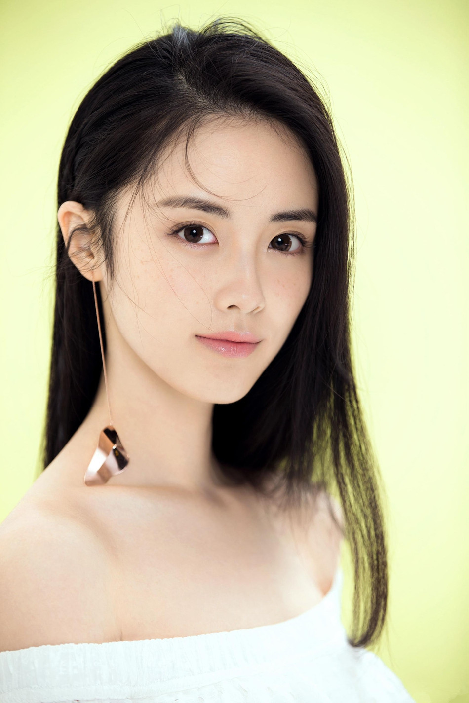 中国内地女广东陆丰模特深大校花章乐韵香肩外露养眼图片图片 中国内地女广东陆丰模特深大校花章乐韵香肩外露养眼图片图片
