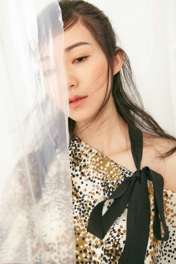 韩雪蕾丝一字肩透视礼服唯美图片图片