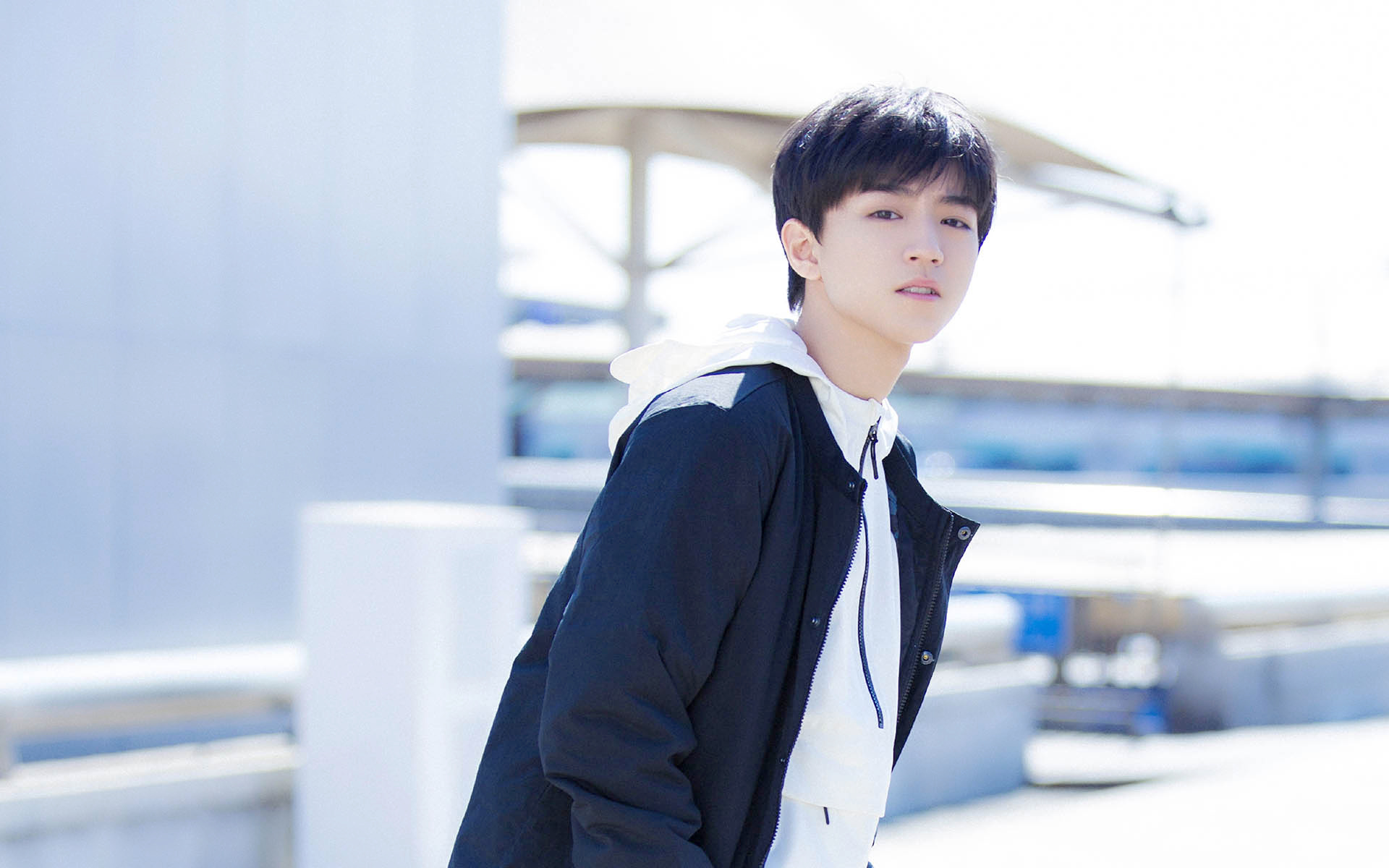 TFboys爱奇艺偶像手记录制图 王俊凯高清大图整理图片