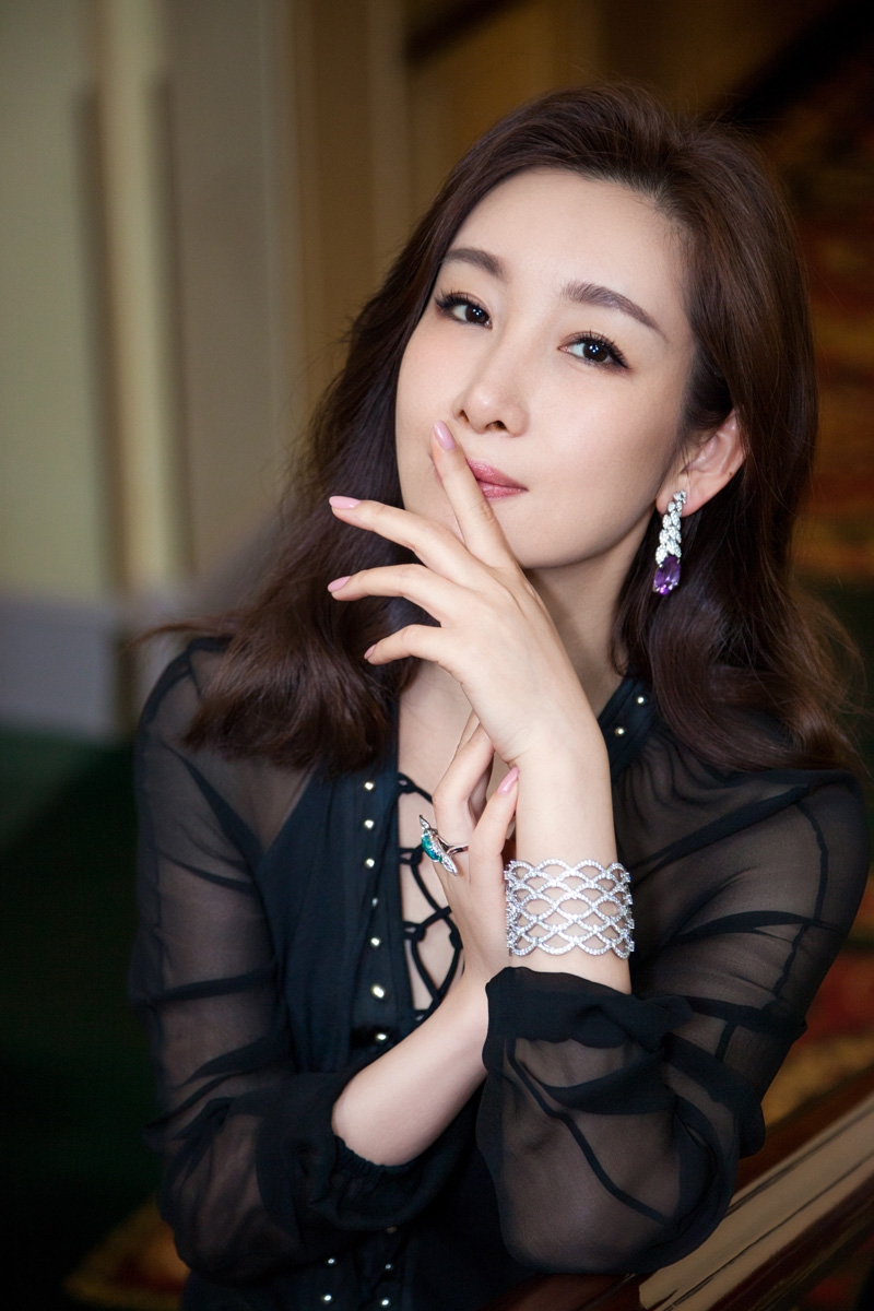 秦海璐黑色连衣裙妩媚惊艳图片图片