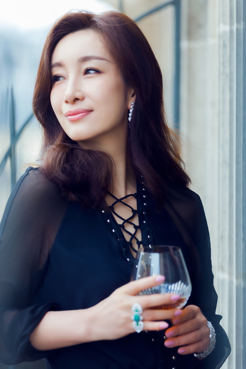 秦海璐黑色连衣裙妩媚惊艳图片图片