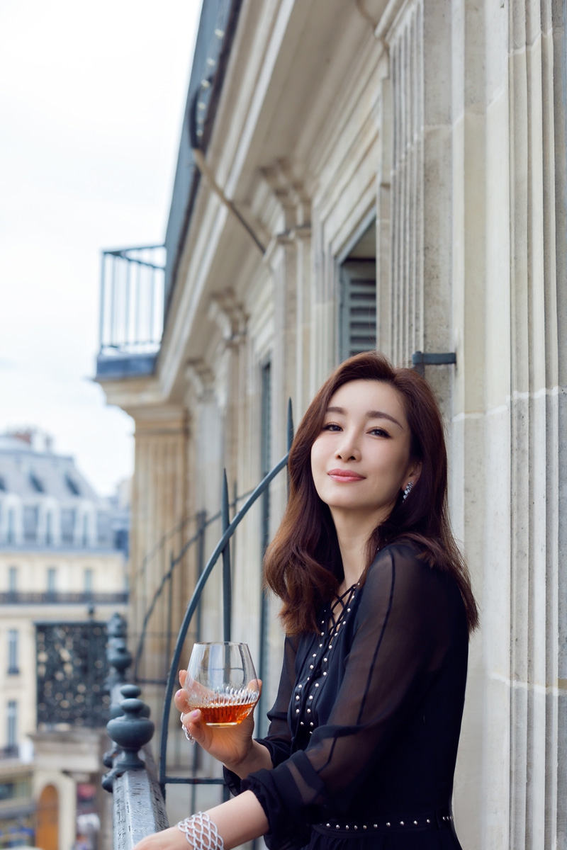 杨幂安以轩着赛车服同场斗艳图片 明星赛车事故多图片