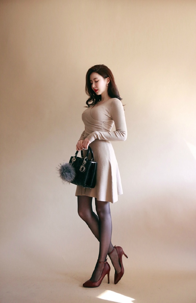 极品韩国嫩模写真性感火辣肉弹诱惑美女图图片