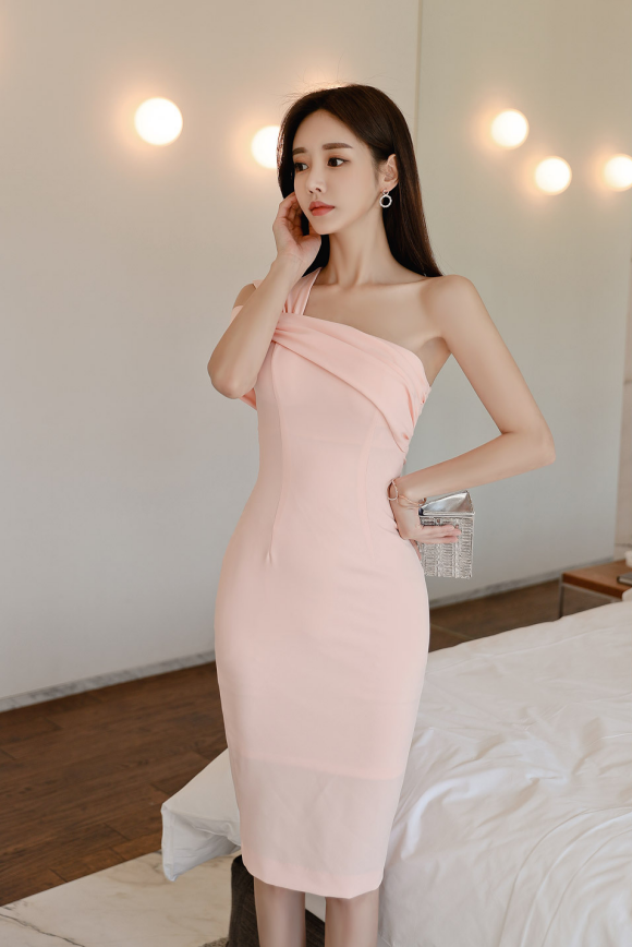 礼服美女图片
