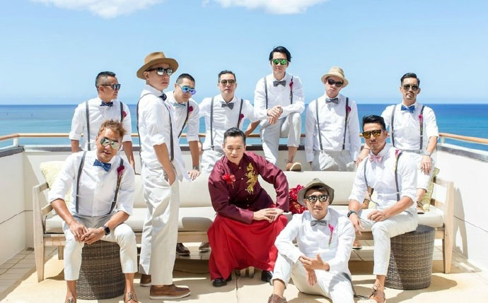 安以轩新婚后妩媚漏肩美图图片