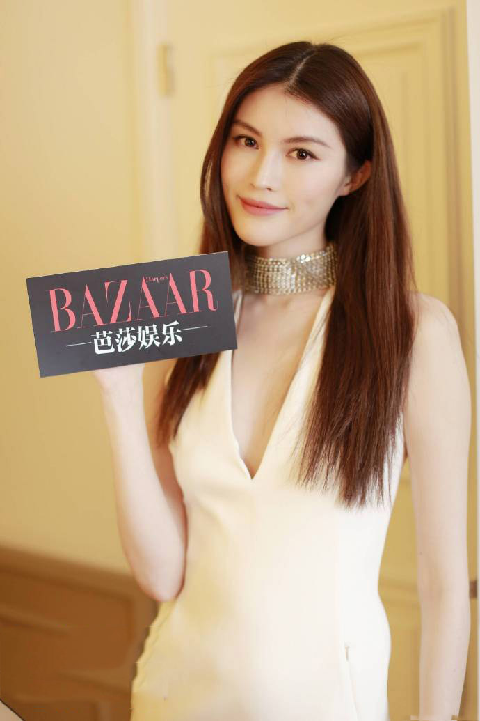 2016年维多利亚的秘密:中国超模奚梦瑶何穗雎晓雯亮相维密秀场图片 2016年维多利亚的秘密:中国超模奚梦瑶何穗雎晓雯亮相维密秀场图片