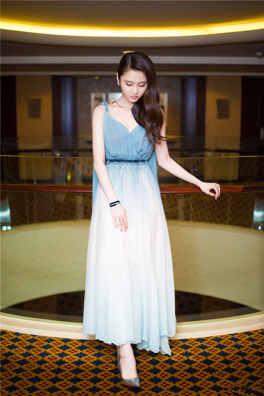 中国内地女演员谋女郎张慧雯如梦如幻唯美写真图片图片