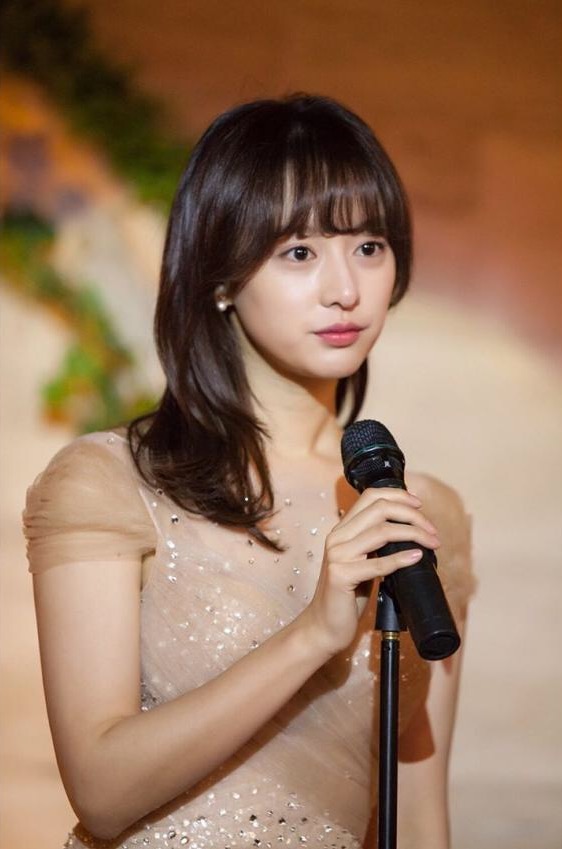 韩国女星金智媛时尚风格杂志写真图片图片