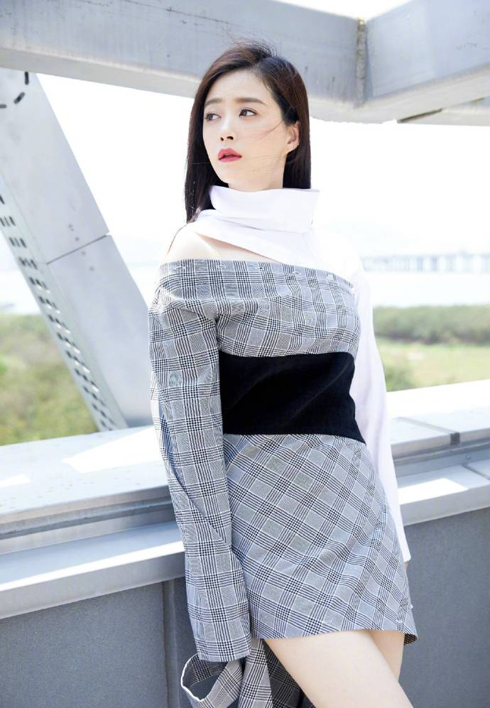 高清内地祖籍湖南益阳女演员蒋欣气质迷人写真图片图片