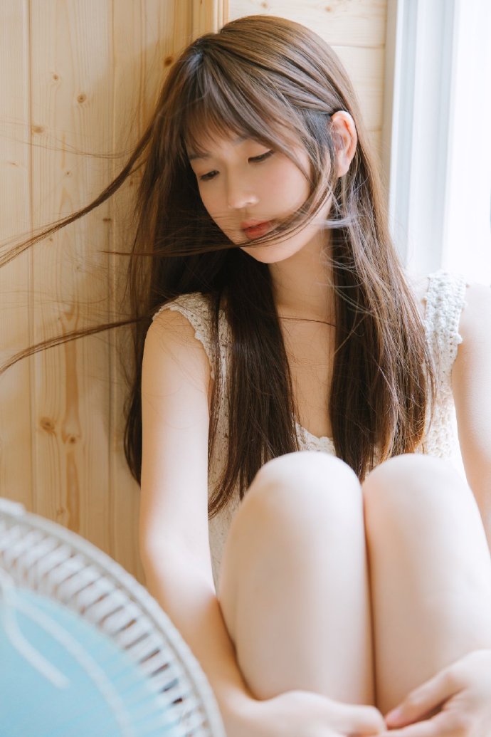 火辣少妇李颜儿性感丰满诱惑写真图片图片