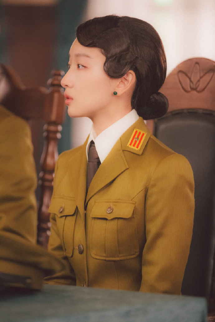 中国内地影视河北省石家庄女演员周冬雨性感时尚高清桌面壁纸图片