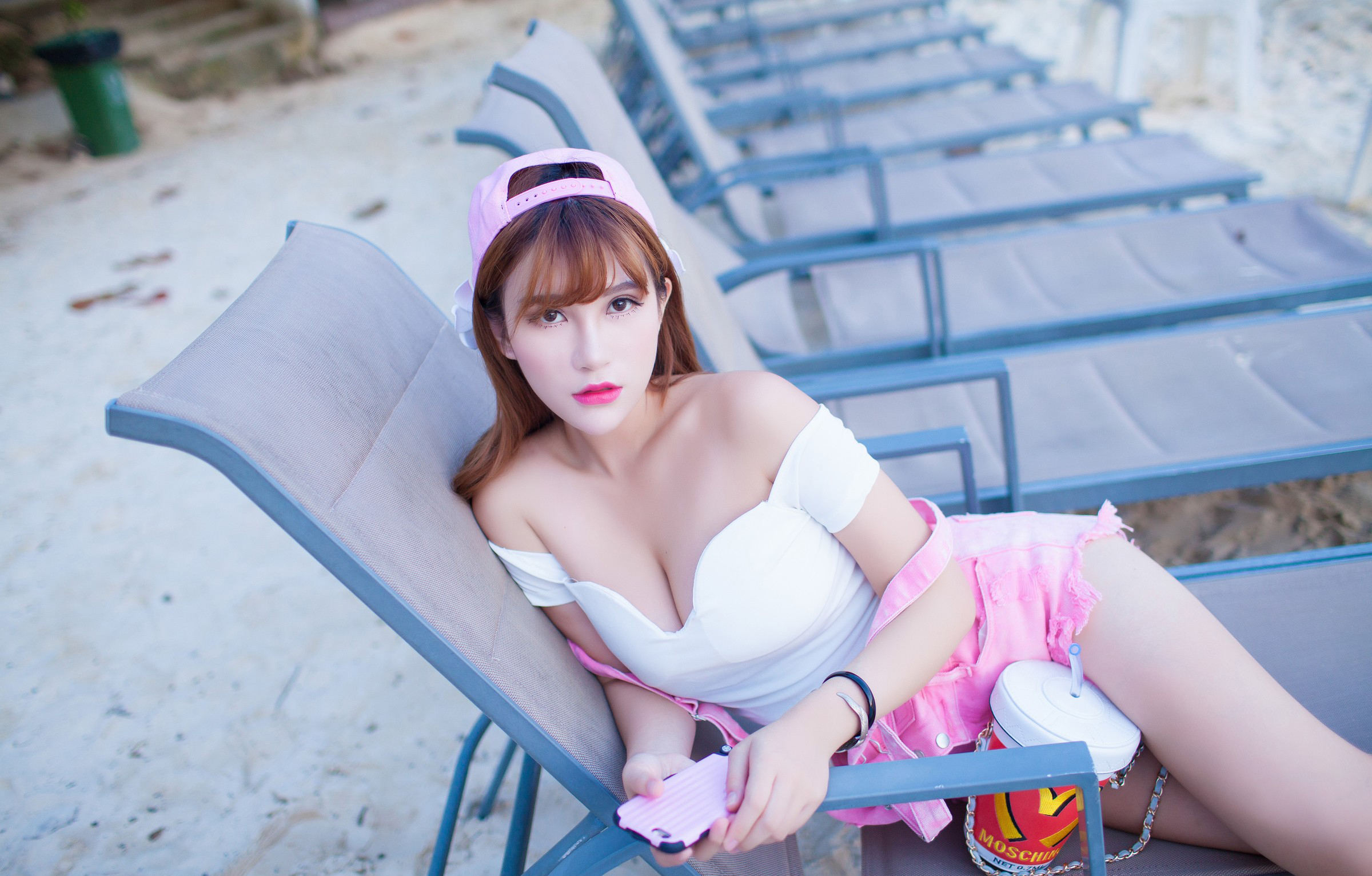 海边美女图片