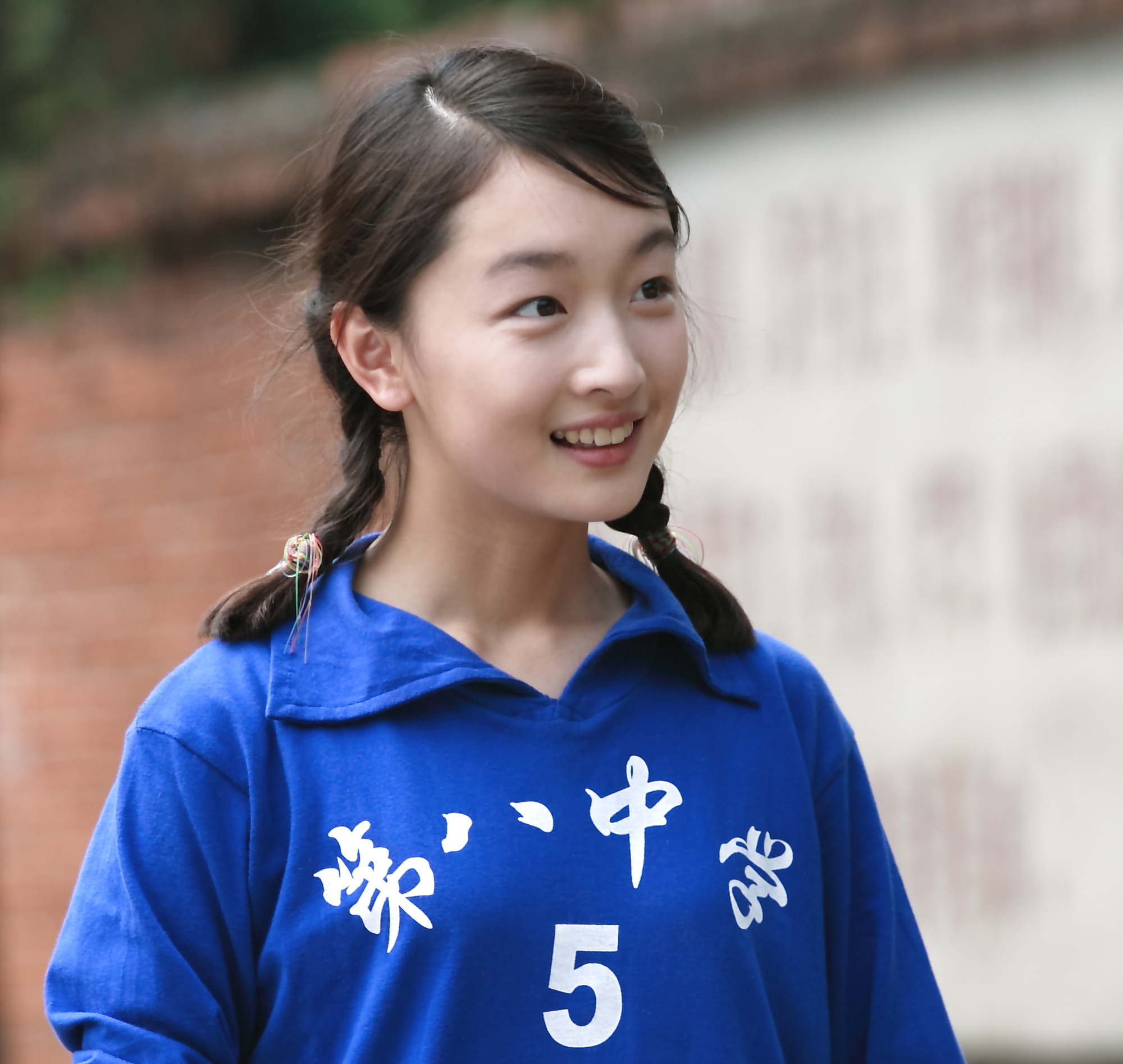 高清中国内地影视河北省石家庄女演员周冬雨百变造型时尚杂志写真图片壁纸图片