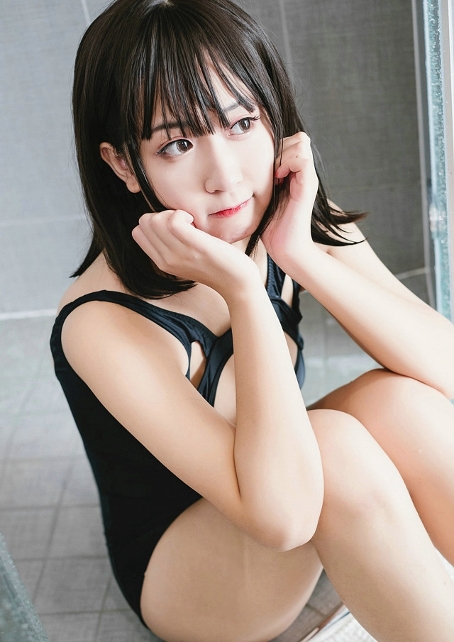 气质妖艳美女粉色紧身包臀裙紧致完美腰身长腿诱惑写真(二)图片