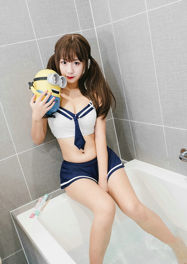气质妖艳美女粉色紧身包臀裙紧致完美腰身长腿诱惑写真(二)图片