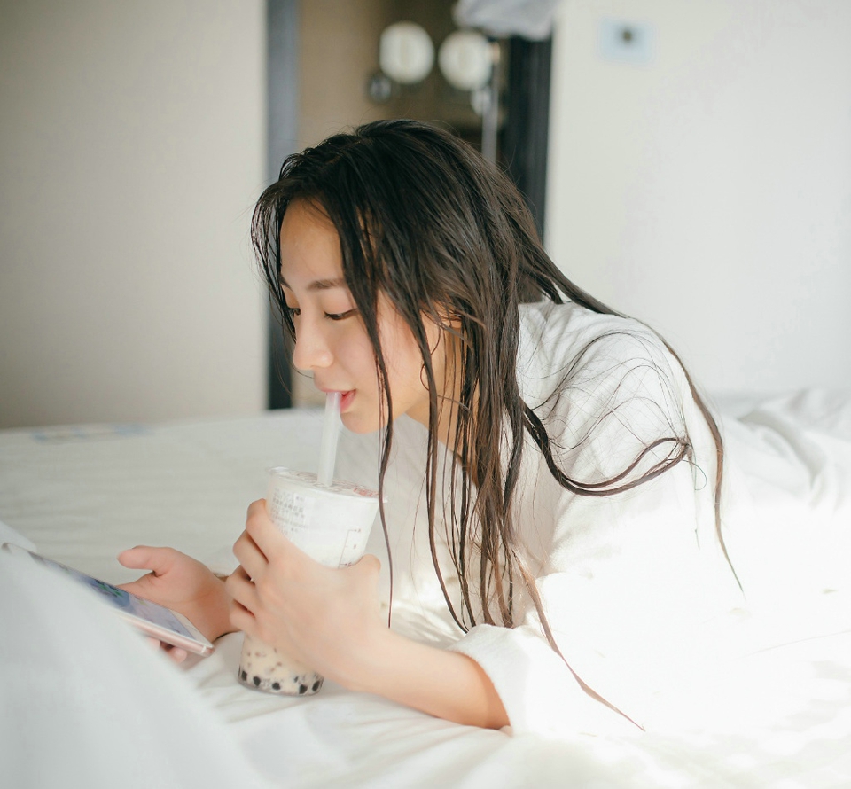 精选中外世界杯性感足球宝贝热辣养眼写真桌面壁纸(二)图片