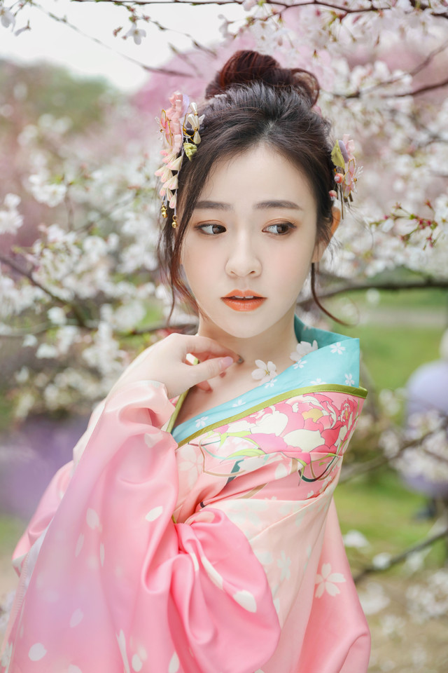 花树下的汉服美女清纯靓丽如花似玉写真图片图片