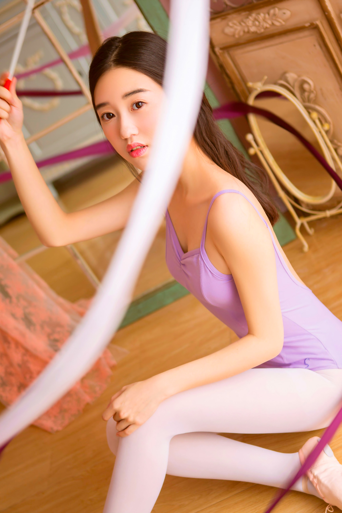 红色诱惑熟女少妇美照自拍图片