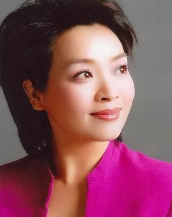 主持人纳森乌日塔图片  央视主持人图片图片
