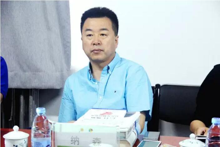 主持人纳森乌日塔图片  央视主持人图片图片