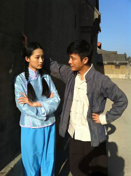 李沁《楚乔传》宣传活动时尚现场照图片图片