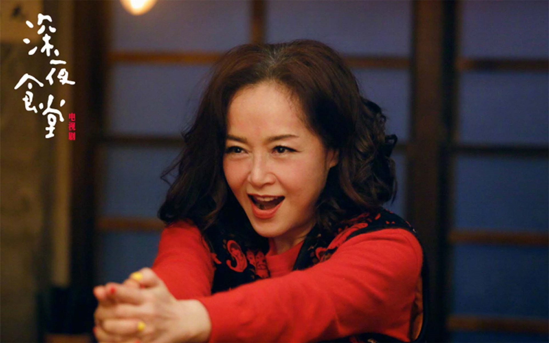 深夜寂寞的女人  性感丰满美女床上自拍照图片