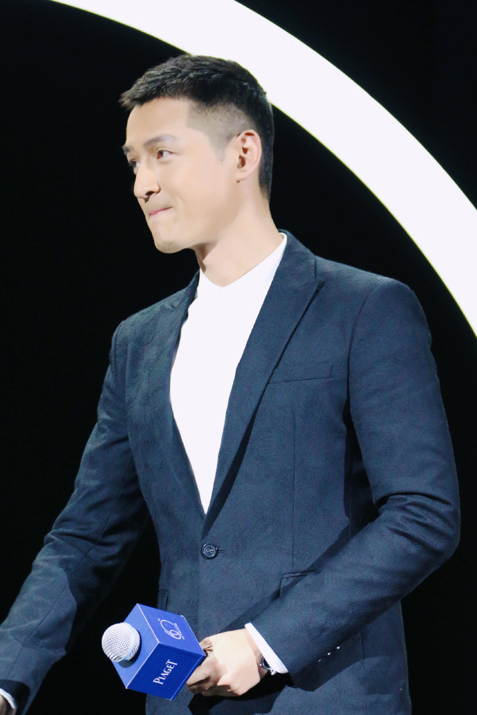刘雯携手胡歌、张震共同演绎Vogue China12月刊时装大片图片