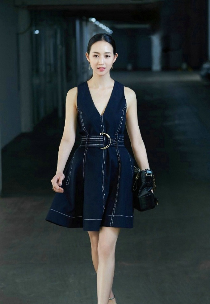 高清中国台湾影视女演员张钧甯时尚性感写真高清桌面壁纸图片