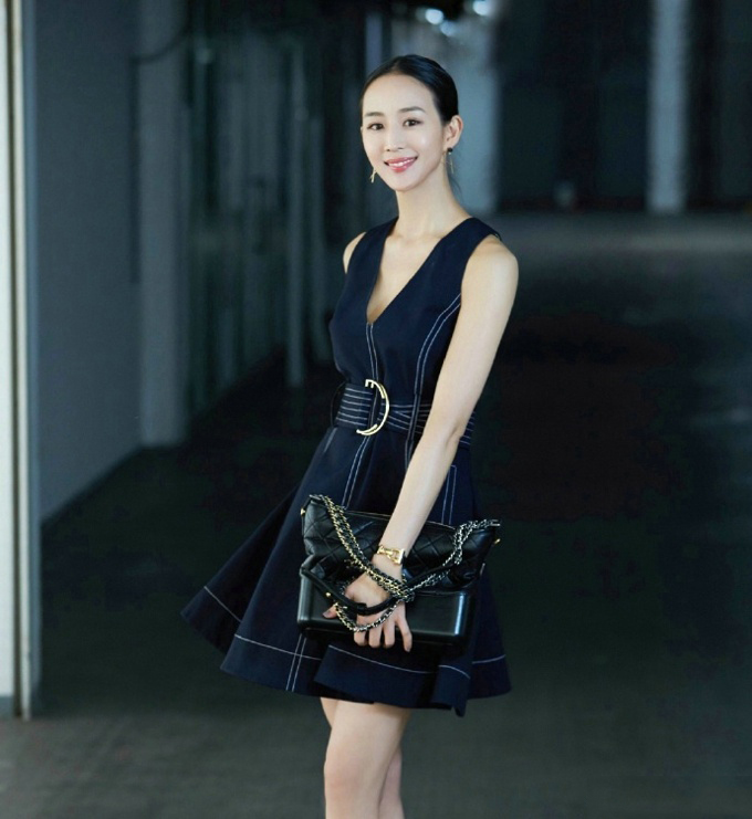 高清中国台湾影视女演员张钧甯时尚性感写真高清桌面壁纸图片