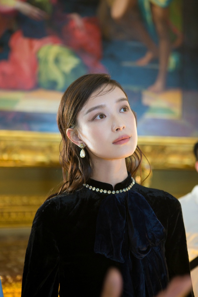 气质女神倪妮红裙性感时尚高清绝美写真图片图片
