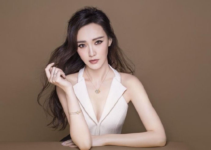 高清中国内地影视上海市女演员唐嫣窦骁《时间都知道》最新剧照图片图片