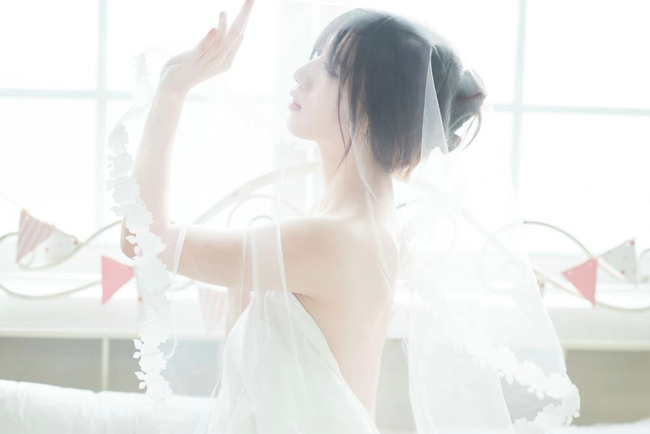 严屹宽杜若溪婚纱写真图片 明星夫妻温馨写真图片图片