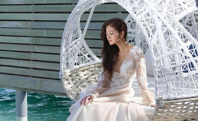 袁弘张歆艺婚纱照图片 浪漫纯真又甜蜜图片