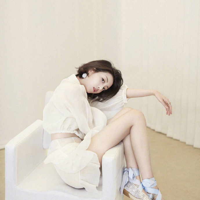李溪芮图片