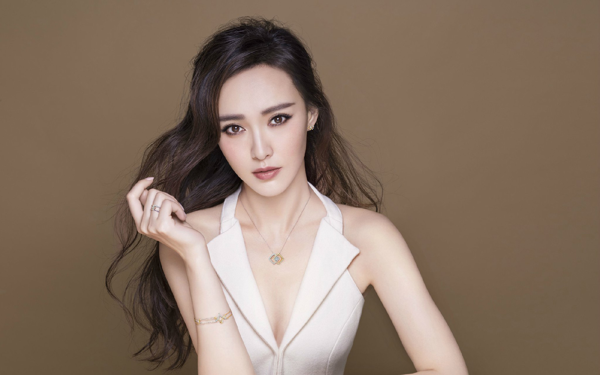 高清中国内地影视上海市女演员唐嫣窦骁《时间都知道》最新剧照图片图片