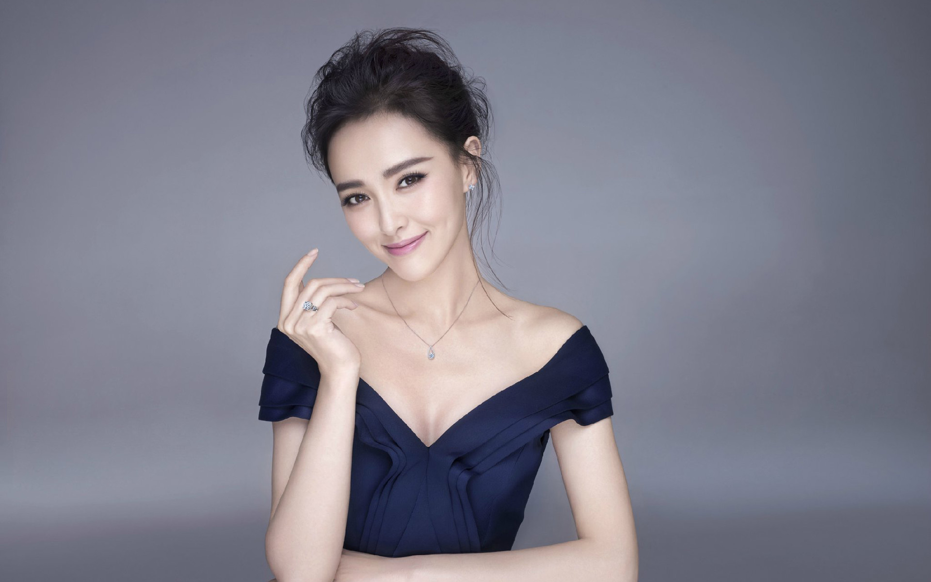 高清中国内地影视上海市女演员唐嫣窦骁《时间都知道》最新剧照图片图片