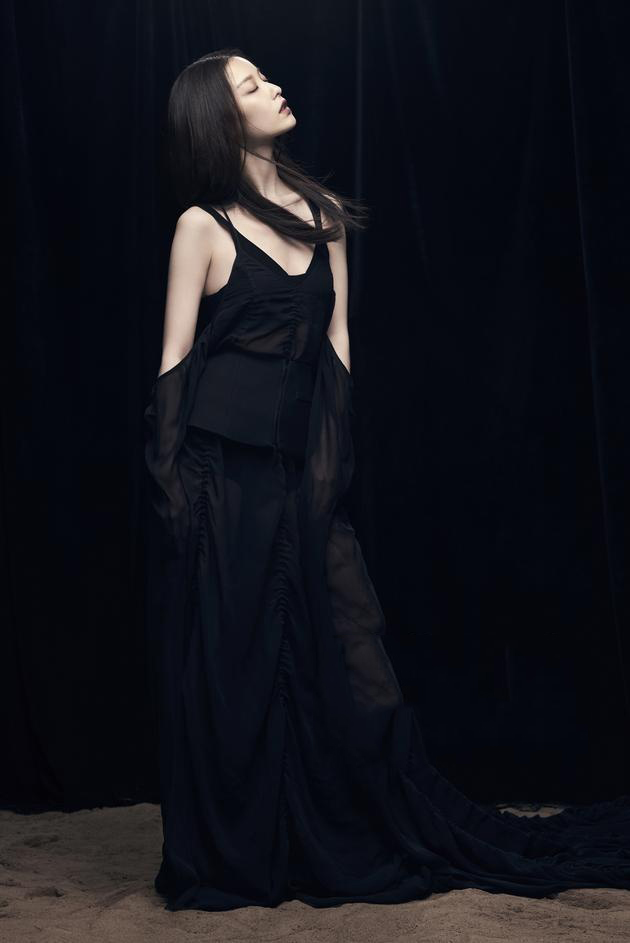 倪妮浅蓝色抹胸礼服活动图片  尽显优雅迷人魅力图片