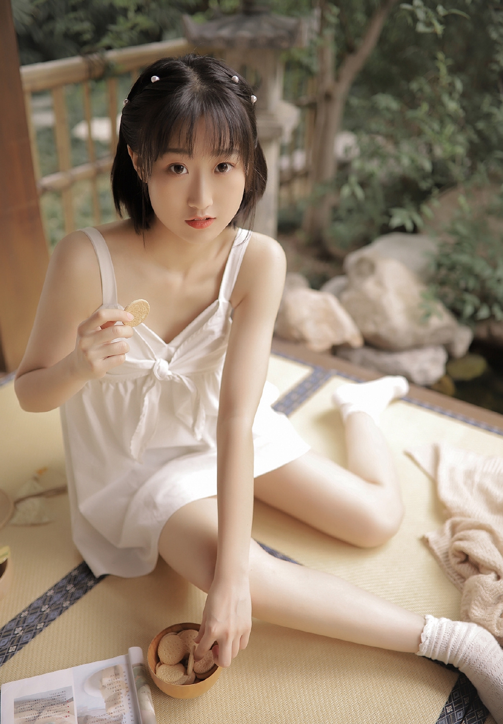 低胸装图片