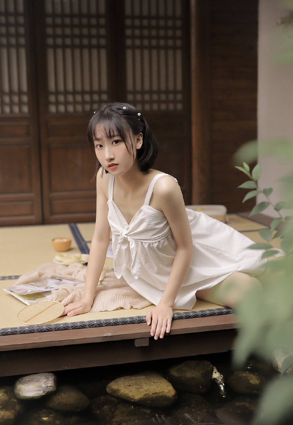 低胸装图片