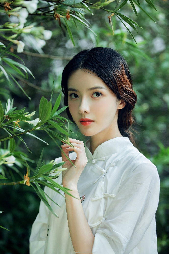 《军师联盟》“甄宓”张芷溪唯美写真图片图片
