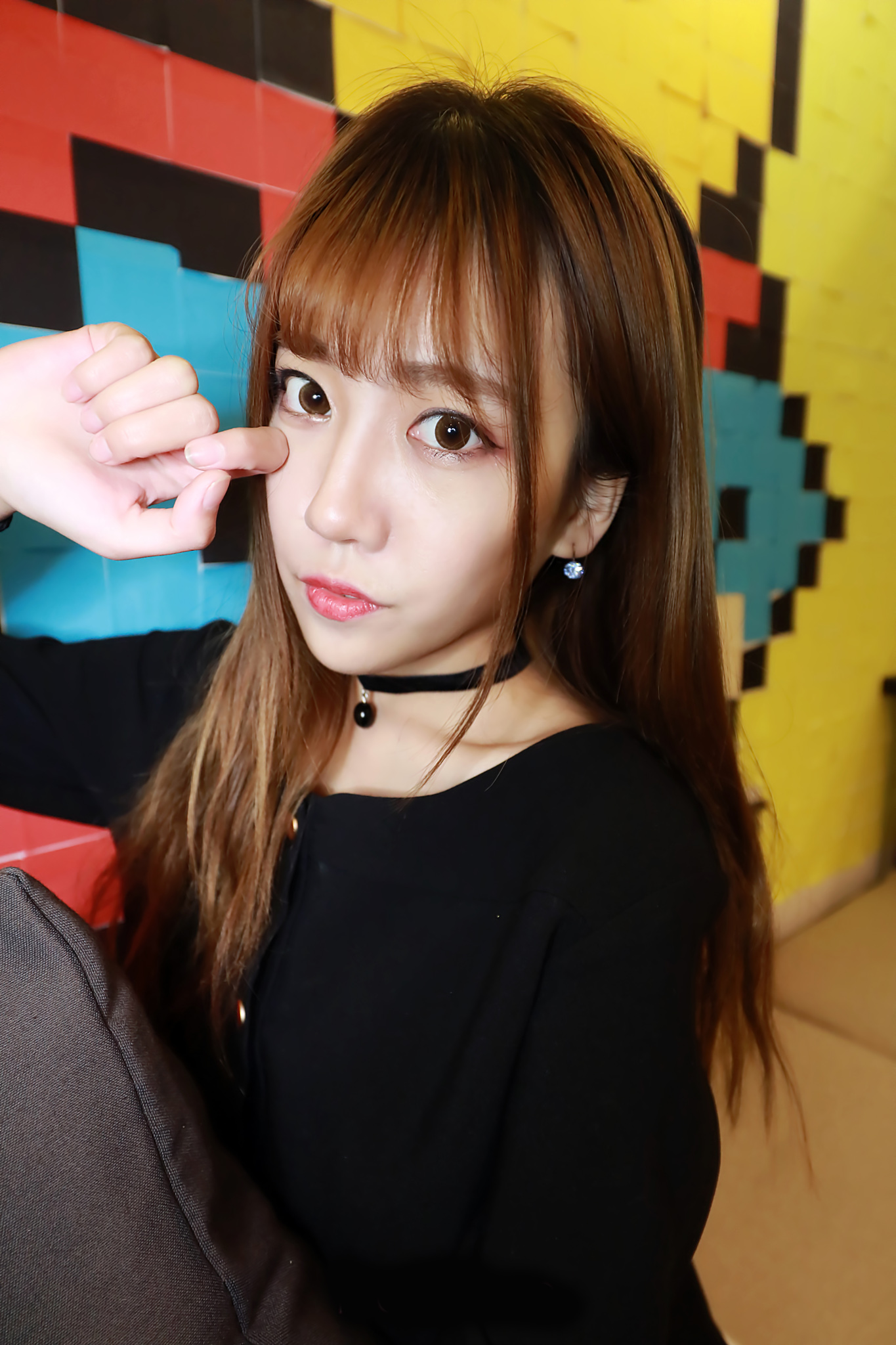 高清韩国美女闵孝琳写真大秀性感艳丽红唇妩媚动人图片
